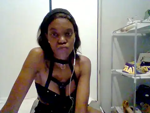 EbonyDivaxo webcam