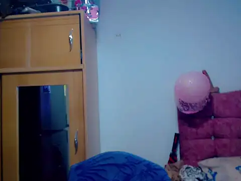 Dary_Bloom webcam
