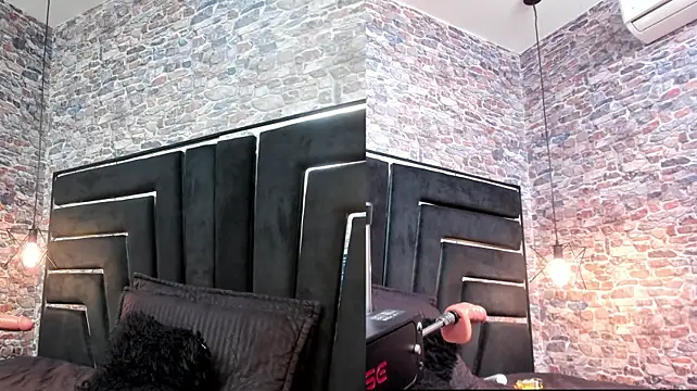 SARA_HORNEY webcam
