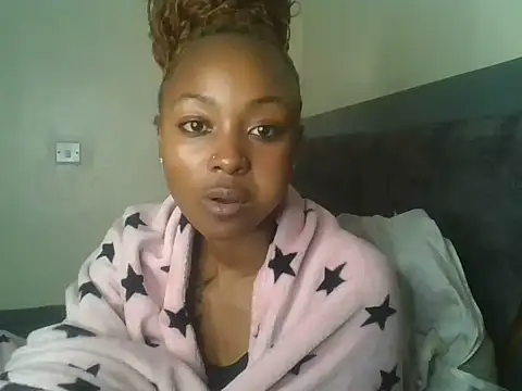Prettyquueen live cam on StripChat