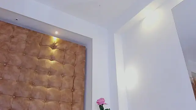 violet_giraldo live cam on StripChat