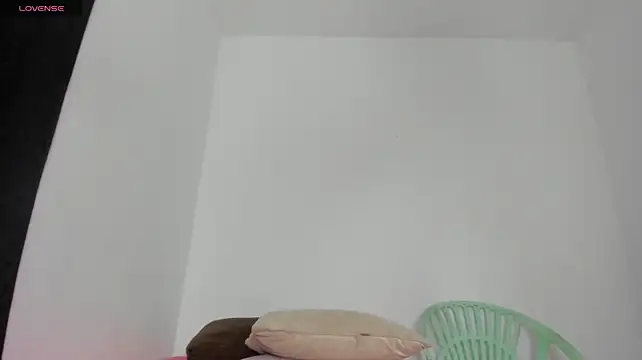 Olivia_Stevens webcam