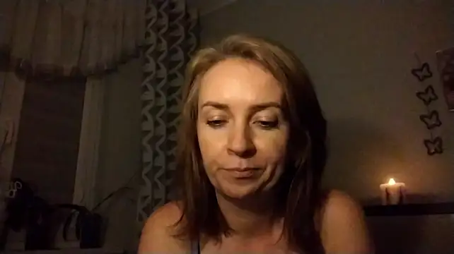 JenniferAlone webcam