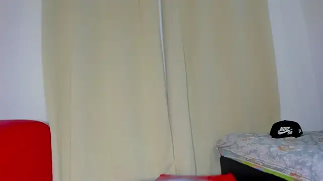 KinkyLatins webcam
