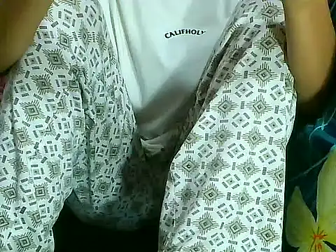PinaySkinnyGirl webcam