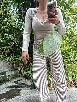 Linda-yiyi webcam