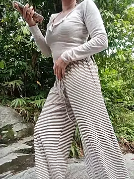 Linda-yiyi webcam
