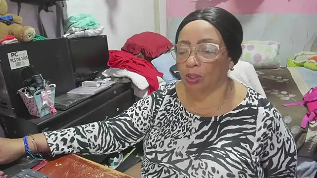 Mrs_mommy_ webcam