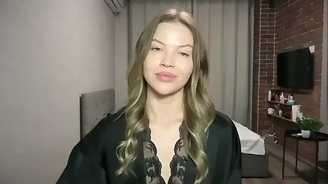 EmmyMills live cam preview