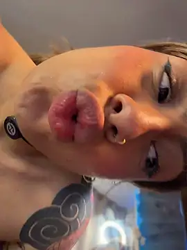 Miila_snow live cam on StripChat