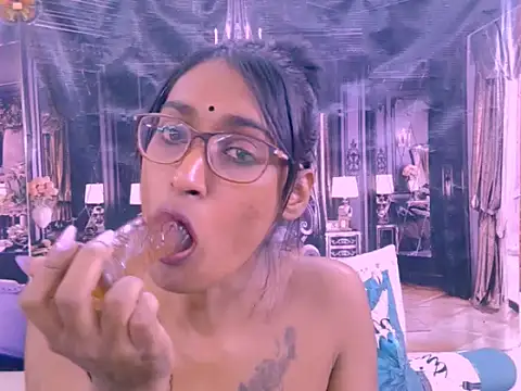 IndianRebel4u2Luv webcam