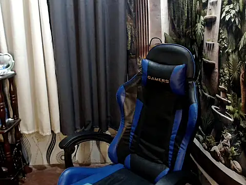naughty_scarlet69 live cam preview