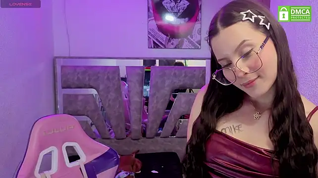 Destiny_A live cam on StripChat