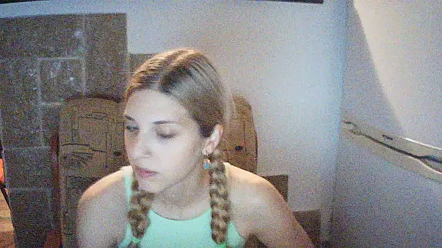 MysticLuna6 live cam preview