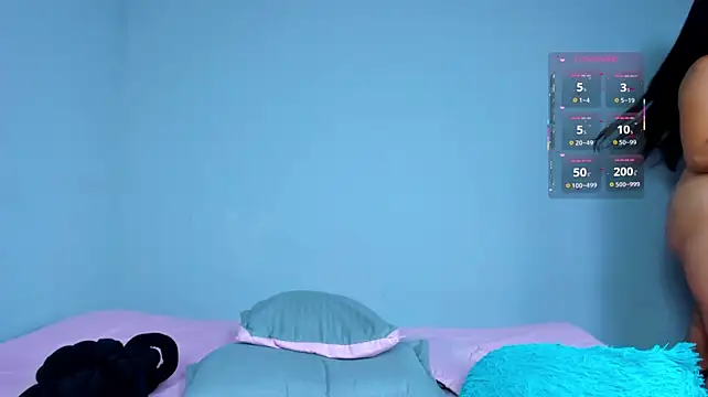 CURVY_EBONY_MILF