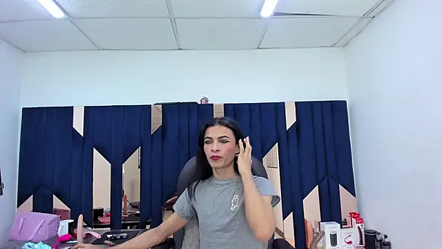 Aisha_hotts777 webcam