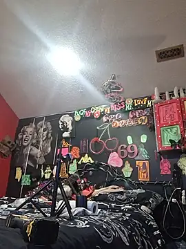 daddyandsplashqueen (Ask my age) - Flash titties