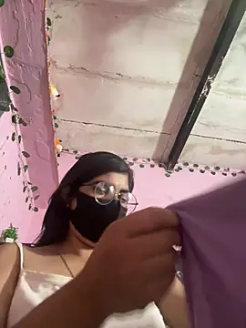 isha_sharma2002