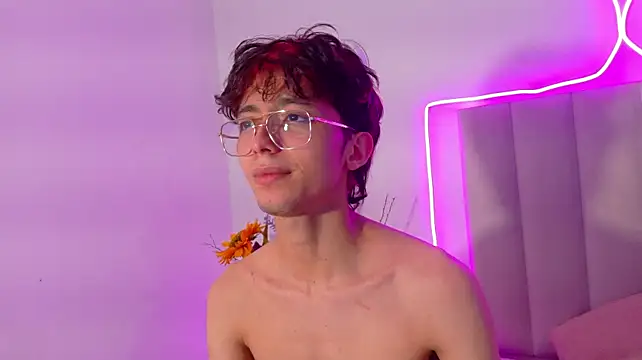 Twink_Sebas7 webcam
