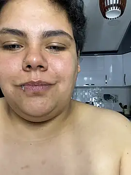 Hailey_Curvy