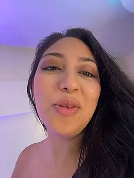 Victoria_salem live