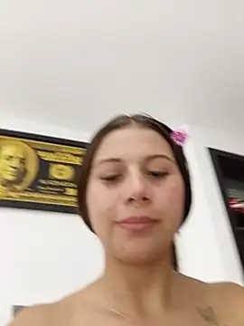 AlanaHart_ live