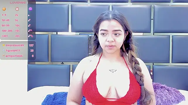 DanielaCapriles live cam on StripChat