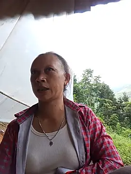 Linda-04 webcam