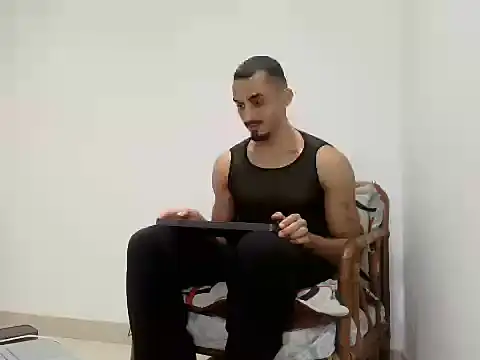 YakedCrus webcam