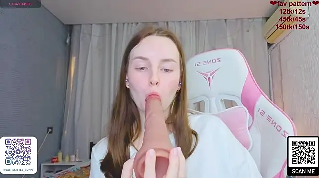 bae_cake_ webcam