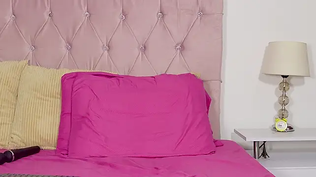 katrinaclarks live cam on StripChat