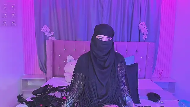 Nayla-Mouna live cam on StripChat