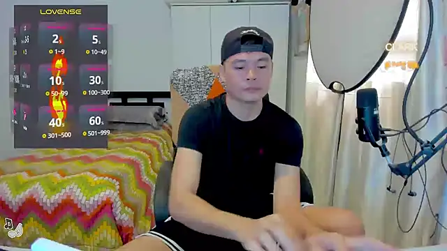 clarkdangerous live cam on StripChat
