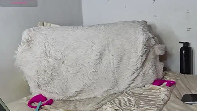 roxanamariahills_ webcam
