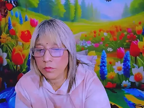 indianroxy webcam