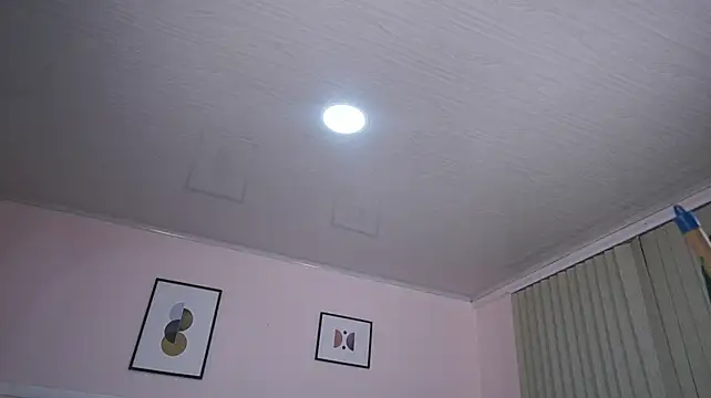 MiaaSinclair webcam