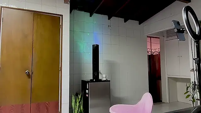 MarcellaGriffin webcam