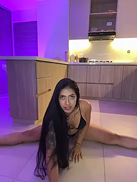 celeste_amber (F young) - Do you like my butt with the butt plug?
