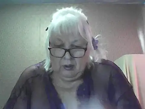 Alexia64231 live cam on StripChat
