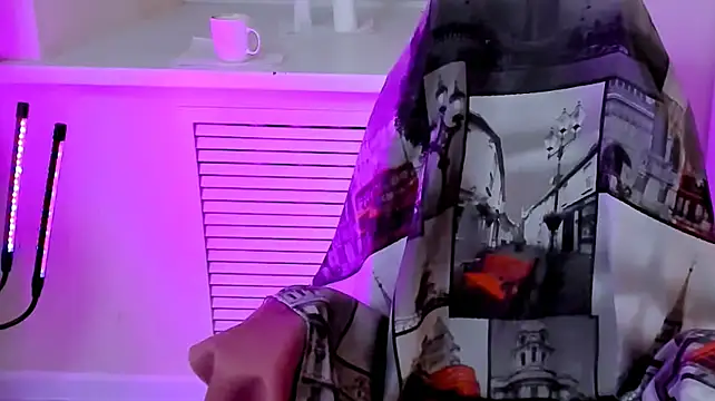 CarolGiggly webcam
