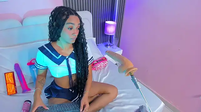 Clawdeen__wolf live cam on StripChat