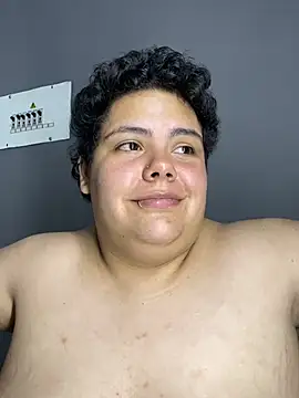 Hailey_Curvy webcam