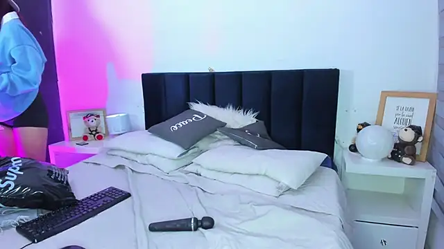 melanie_roux__ webcam