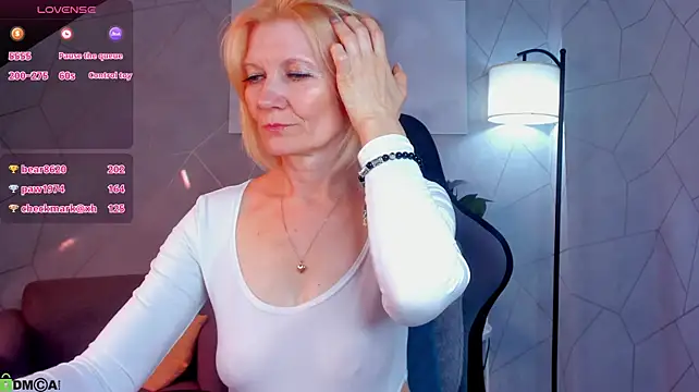 Julie_Lucas webcam