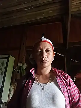 Linda-04 live cam preview