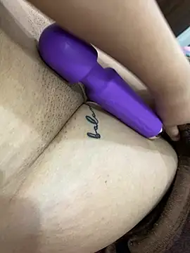 unicornbabe23 (F young) - Play card games and fuck