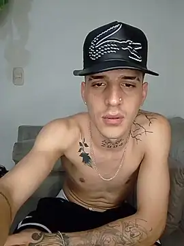 maxhornylatin (M young) - Show feet