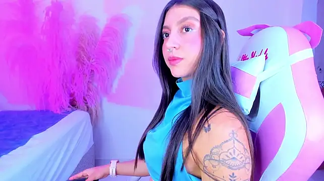 MelinaWest_ webcam