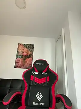 mi_suk11 webcam