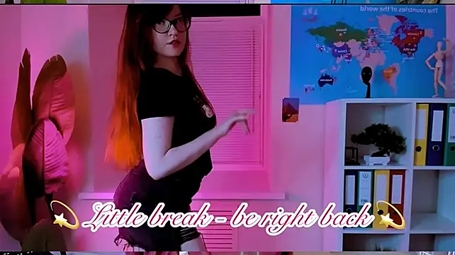CarolGiggly webcam